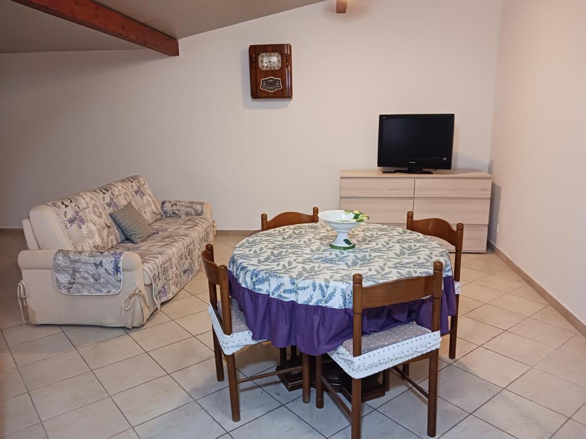 Nora Casa Vacanze/Bed And Breakfast Pula Bagian luar foto