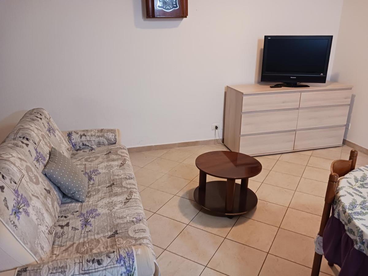 Nora Casa Vacanze/Bed And Breakfast Pula Bagian luar foto