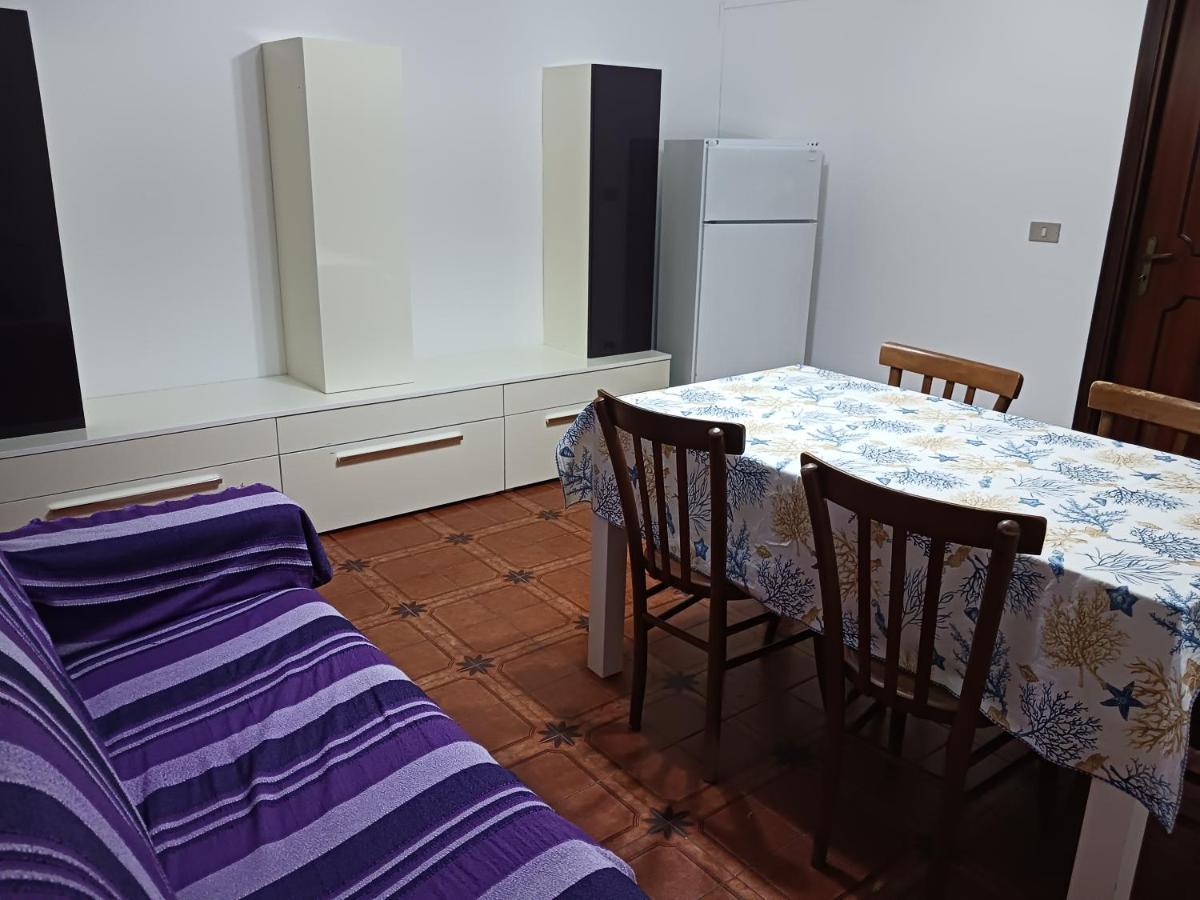 Nora Casa Vacanze/Bed And Breakfast Pula Bagian luar foto